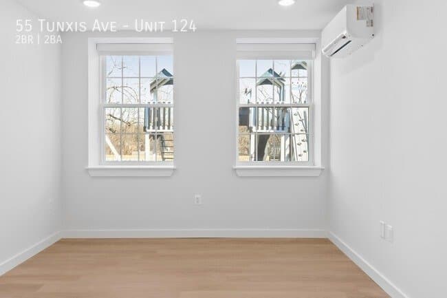 Bloomfield Apartment: 55 Tunxis Ave