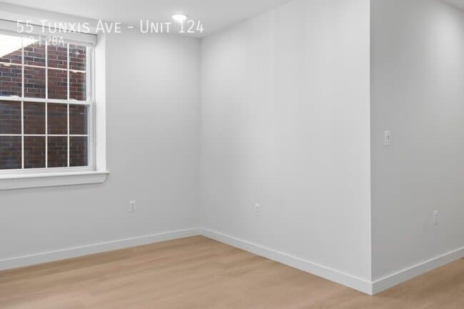Bloomfield Apartment: 55 Tunxis Ave