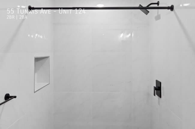 Bloomfield Apartment: 55 Tunxis Ave