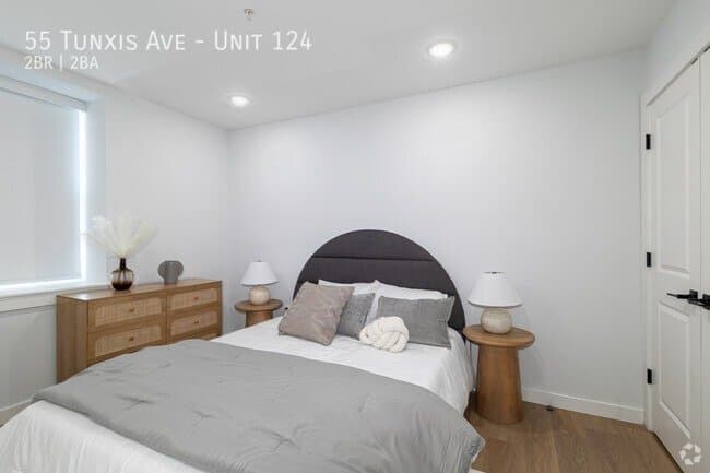 Bloomfield Apartment: 55 Tunxis Ave