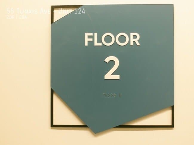 Bloomfield Apartment: 55 Tunxis Ave