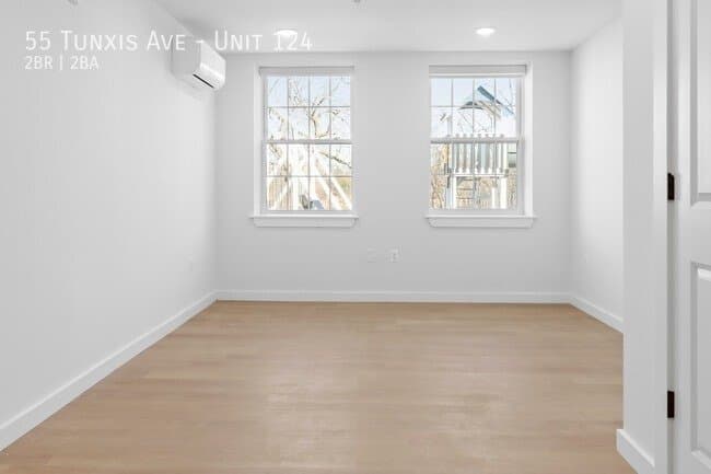 Bloomfield Apartment: 55 Tunxis Ave