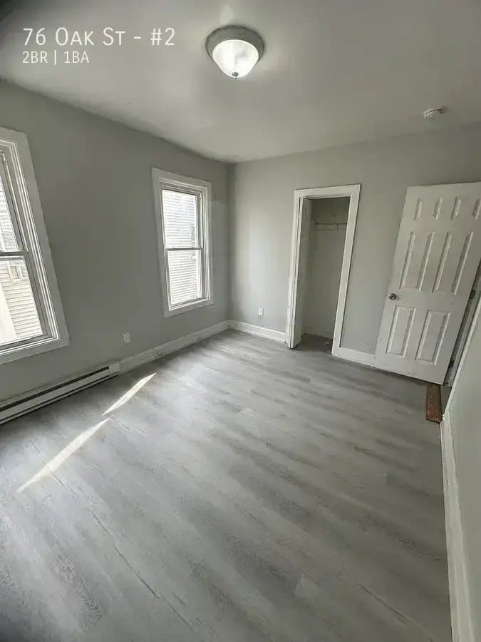 Waterbury Apartment: 76 Oak St