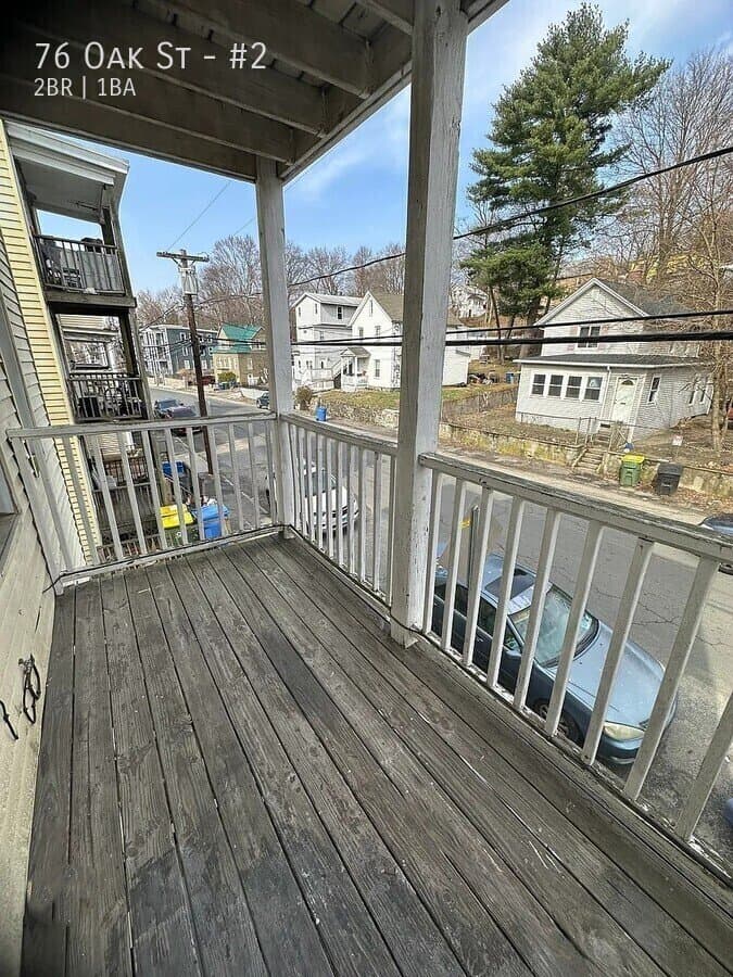 Waterbury Apartment: 76 Oak St
