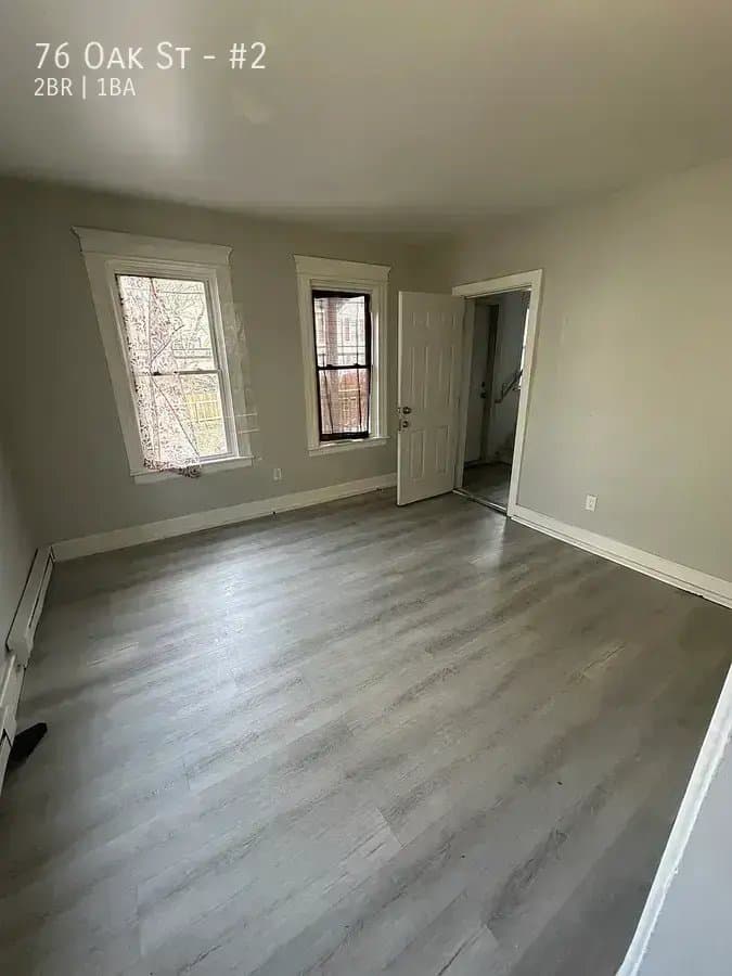 Waterbury Apartment: 76 Oak St