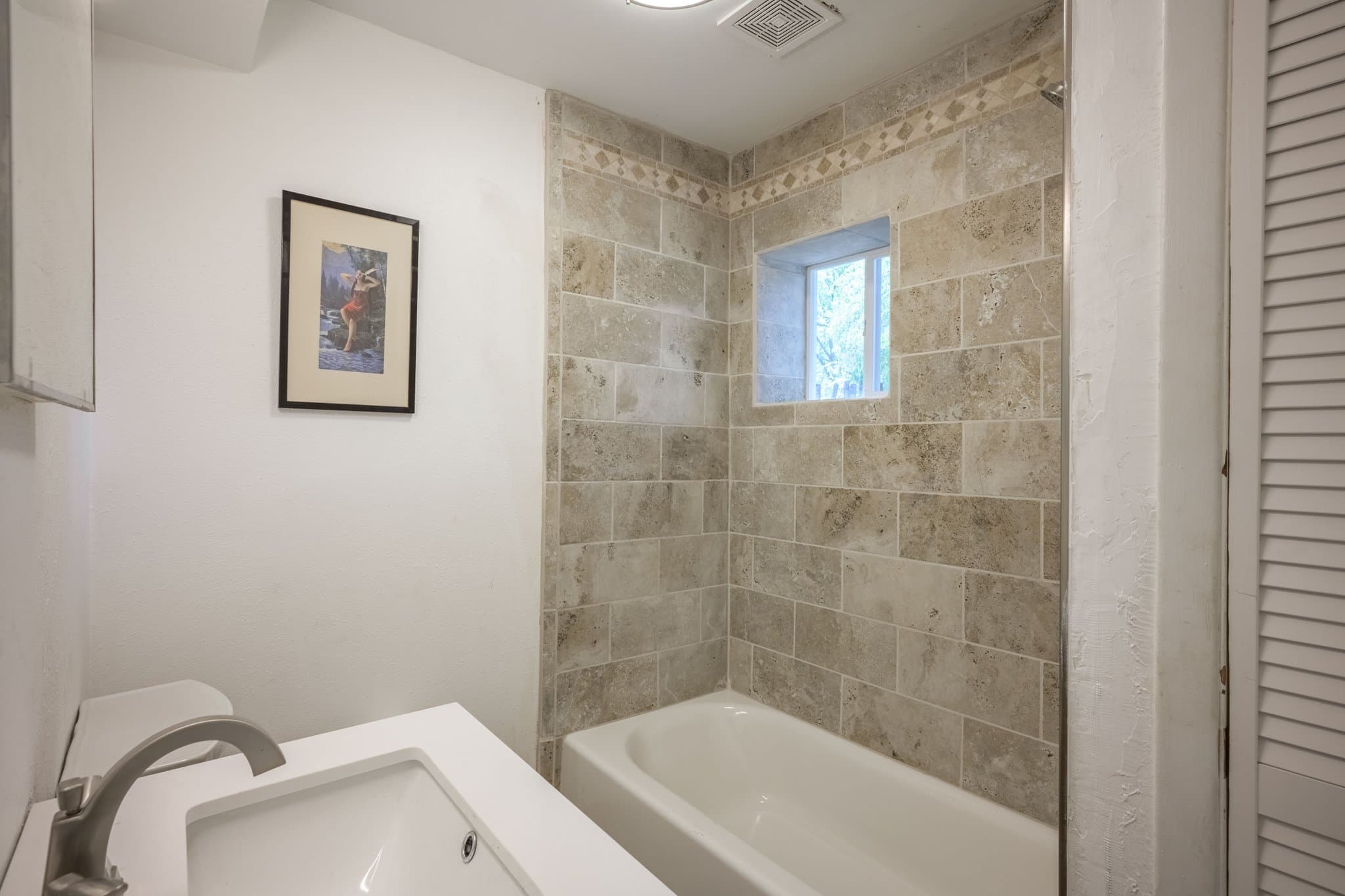 Taos Multiplex: 304 Kit Carson Rd
