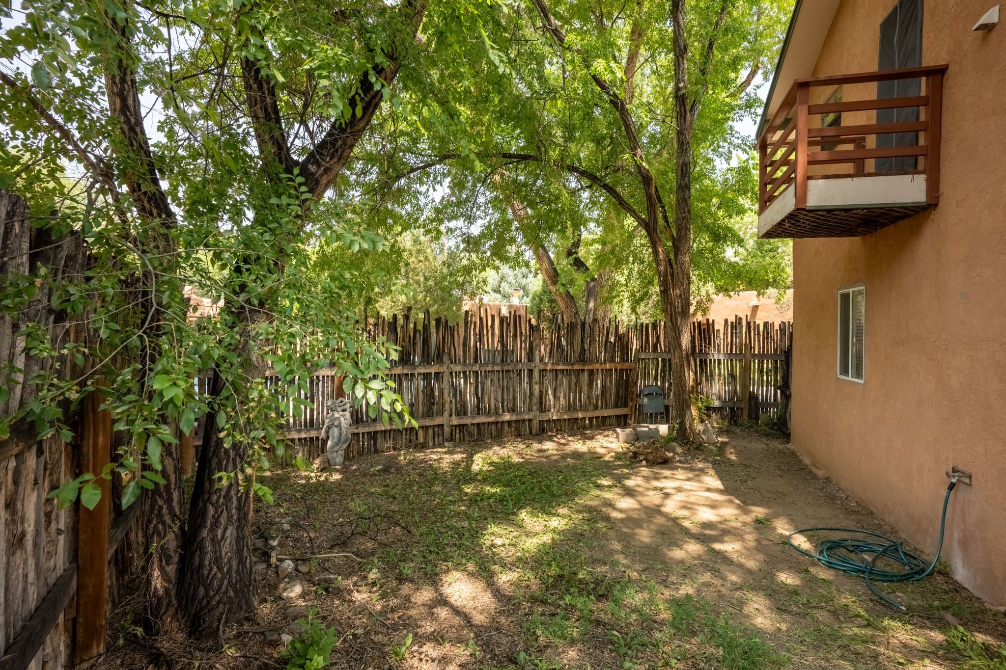 Taos Multiplex: 304 Kit Carson Rd