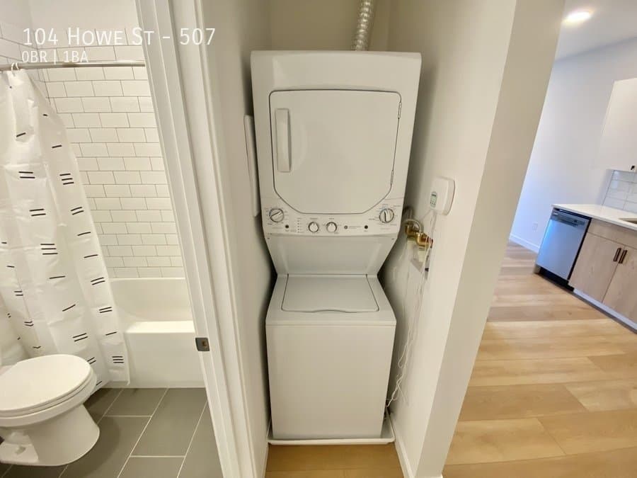 New Haven Apartment: 104 Howe St