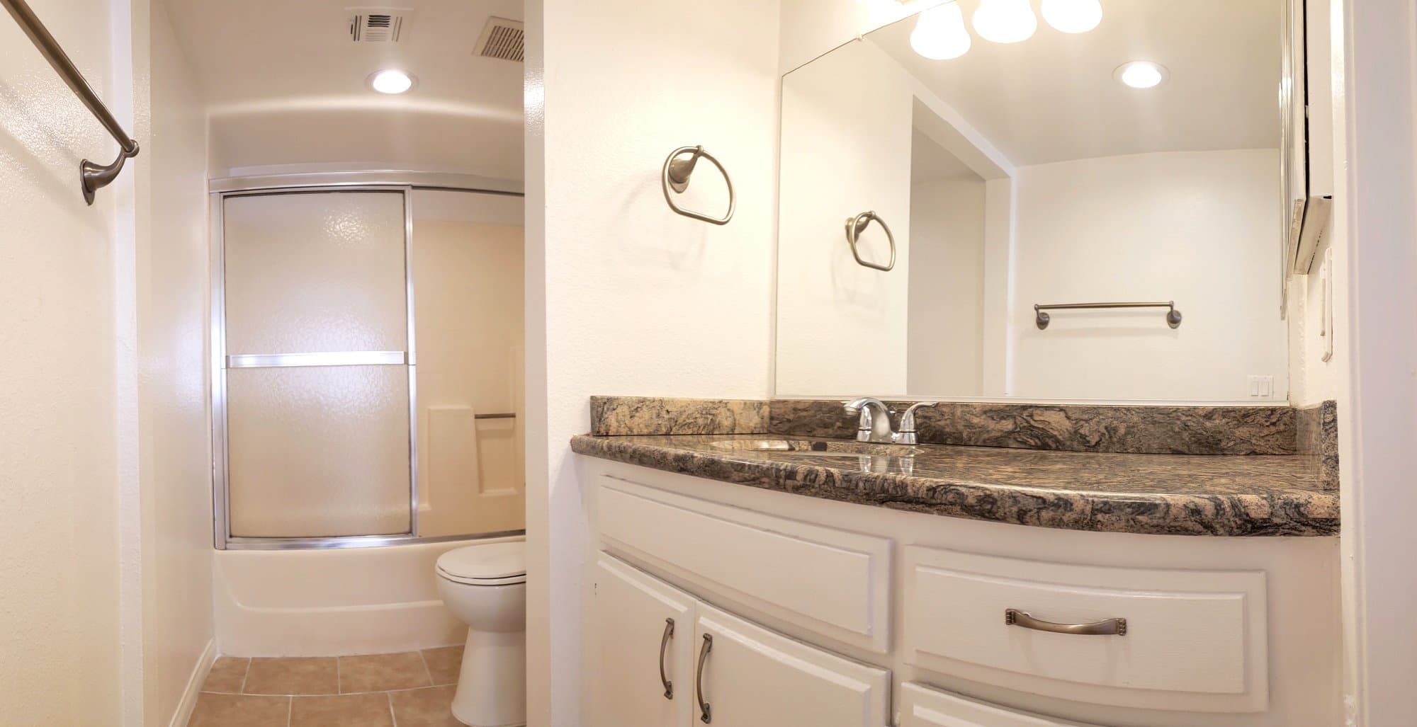 North Hollywood Apartment: 11020 Hesby Street