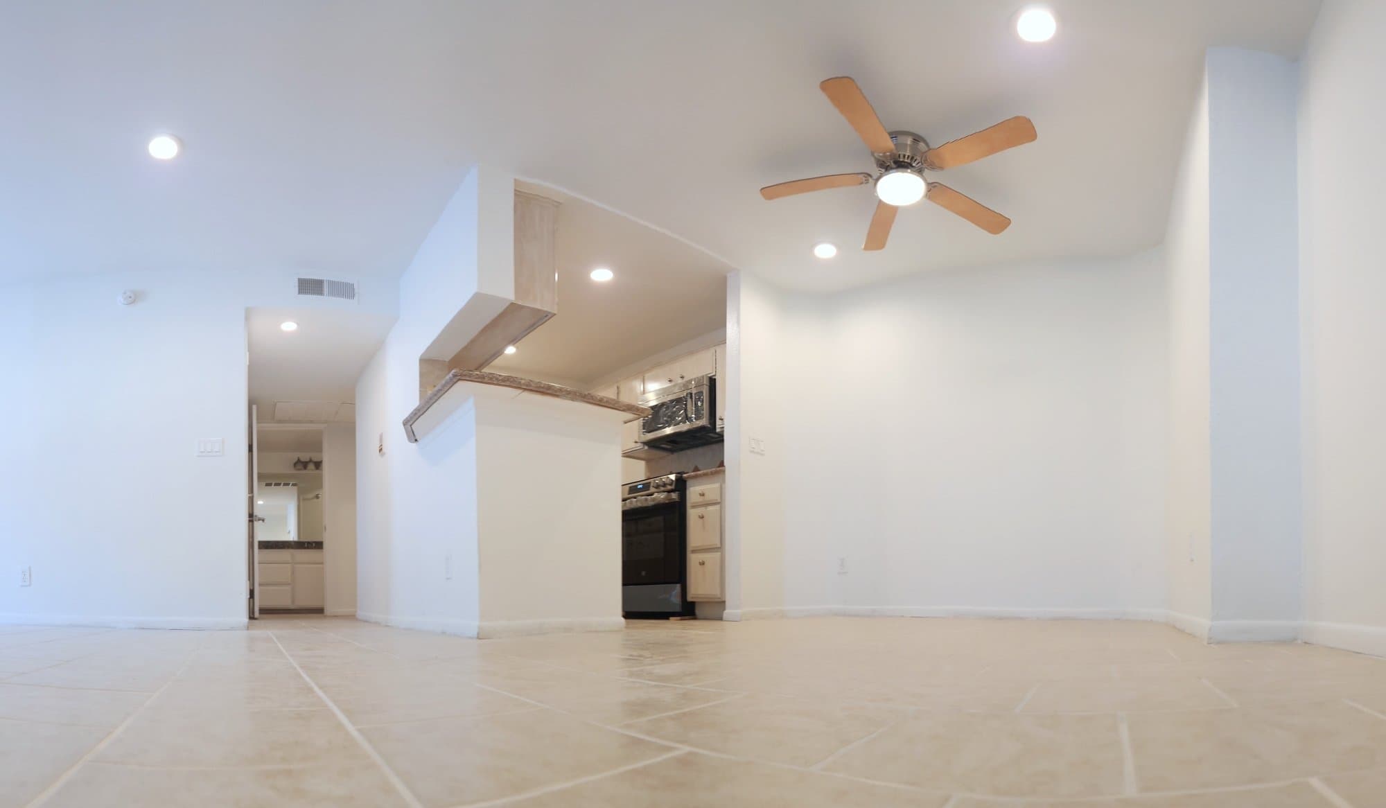 North Hollywood Apartment: 11020 Hesby Street