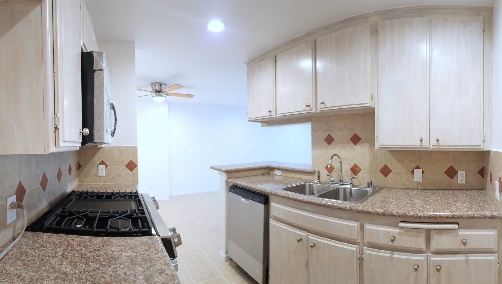 North Hollywood Apartment: 11020 Hesby Street