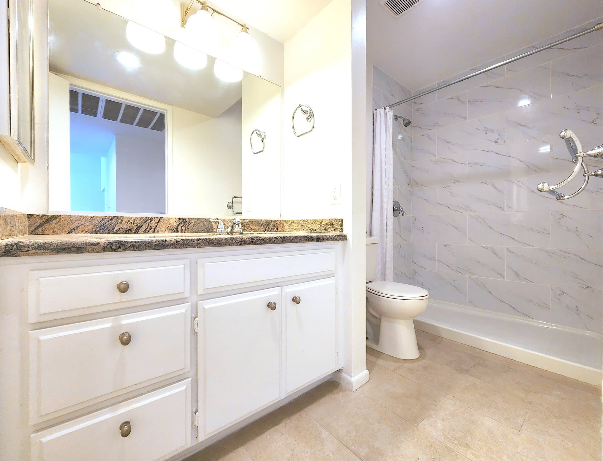 North Hollywood Apartment: 11020 Hesby Street