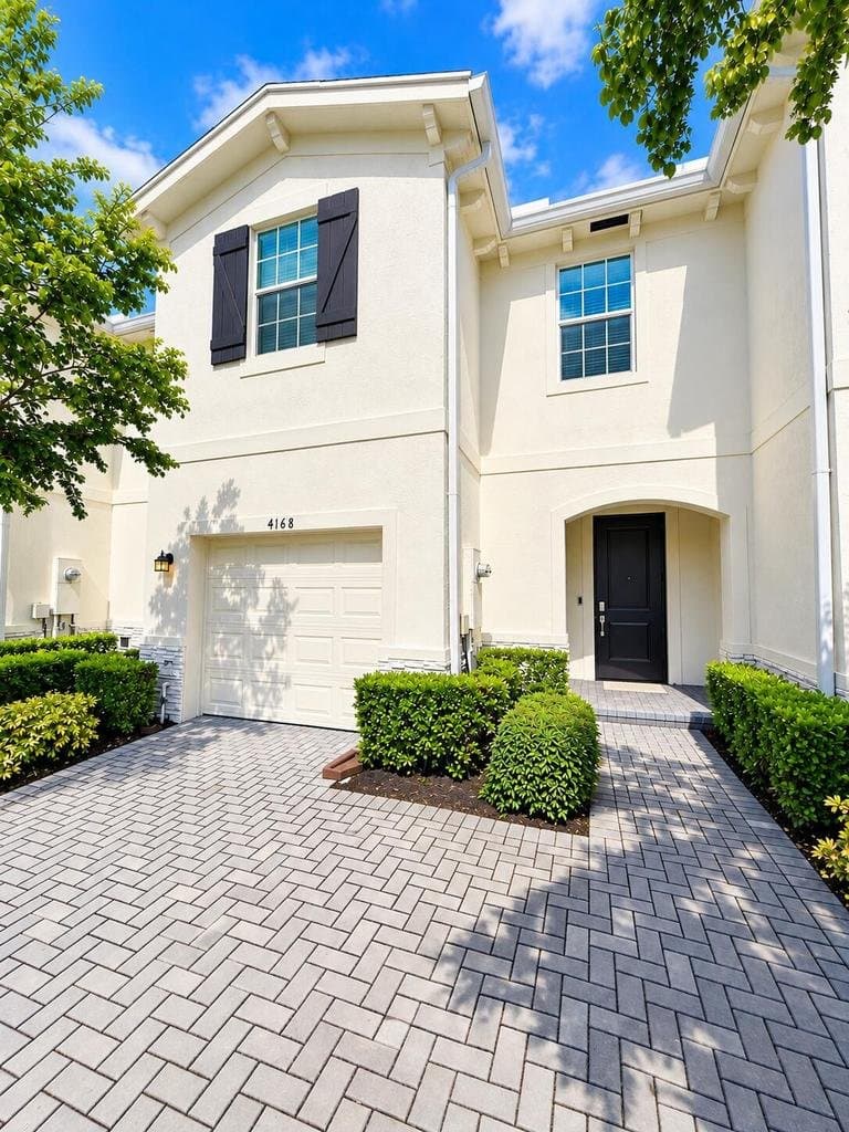 Lake Worth Townhome: 4168 Lagoon Shore Drive