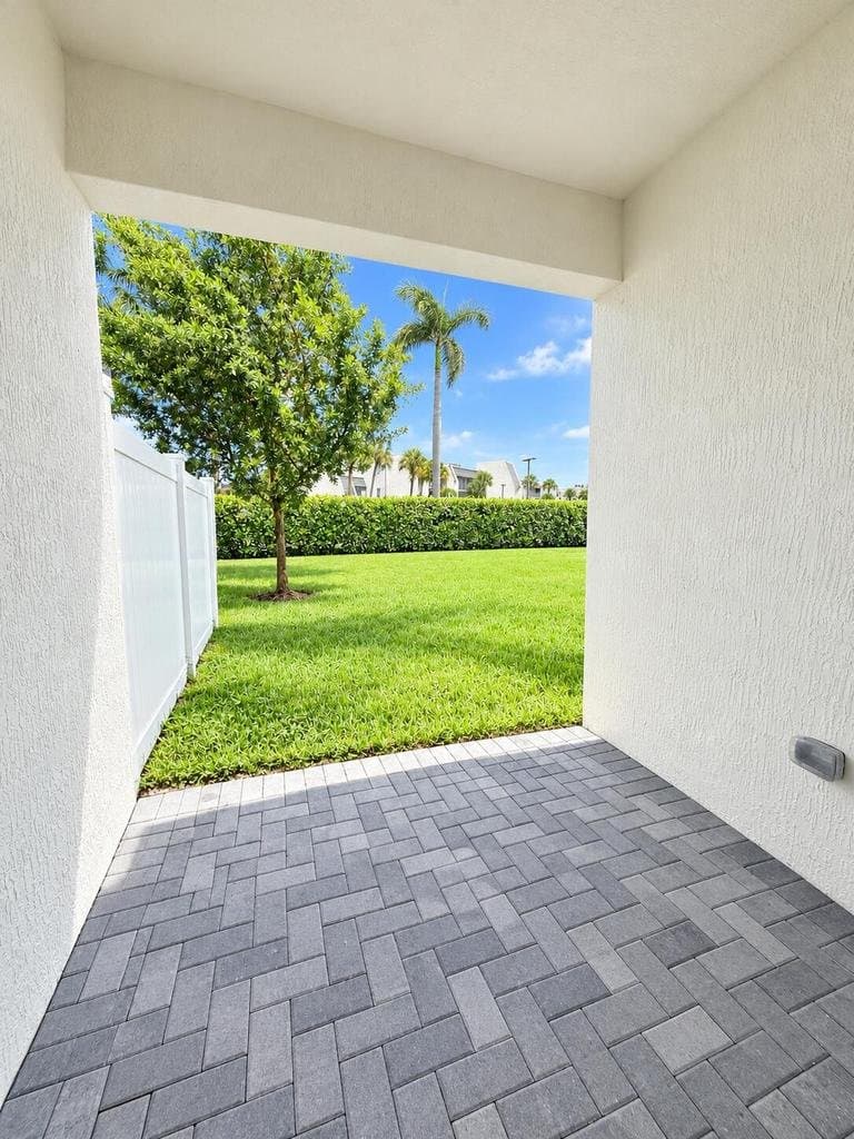 Lake Worth Townhome: 4168 Lagoon Shore Drive