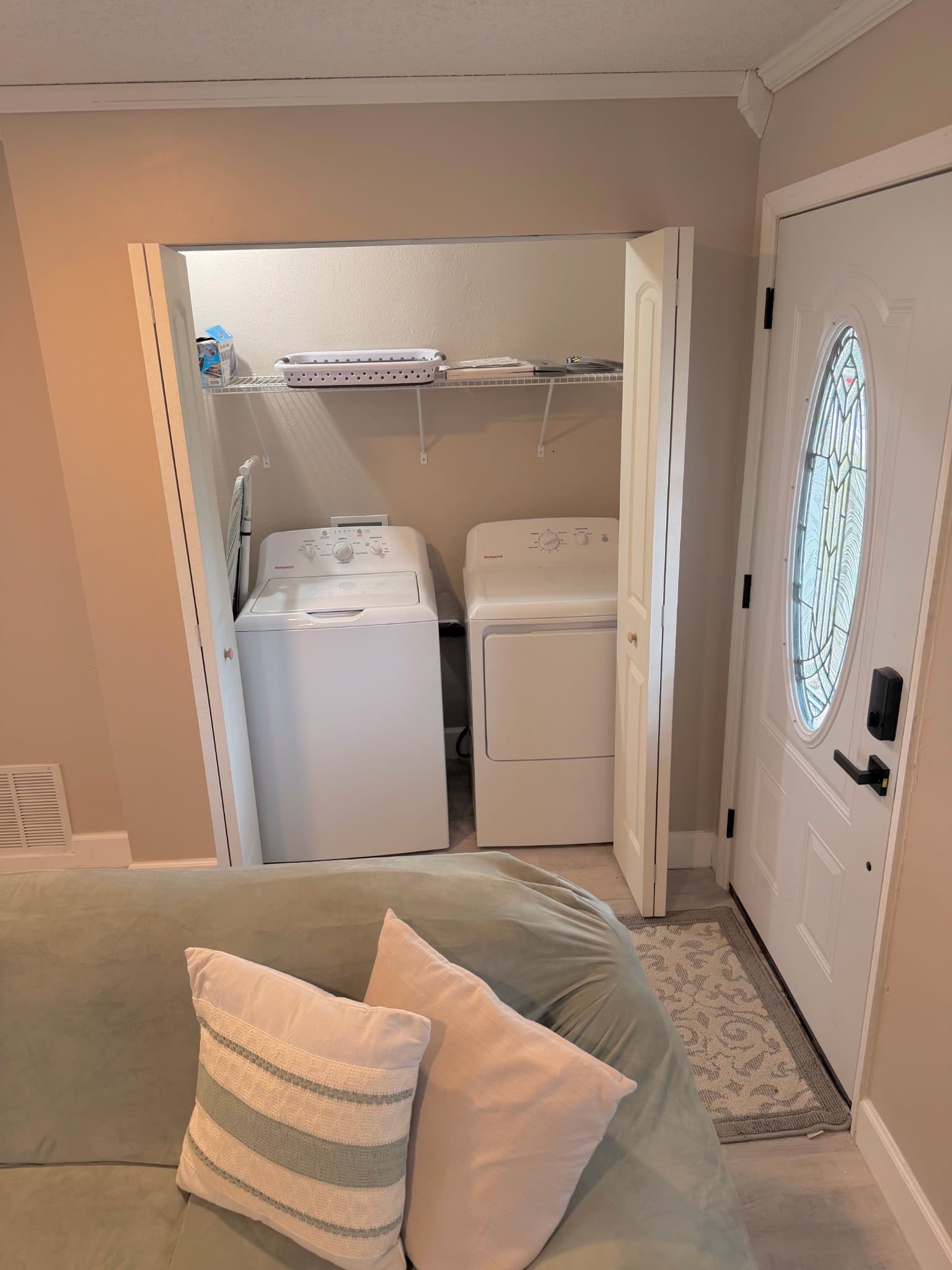 Sanford House: 127 Hidden Lake Dr