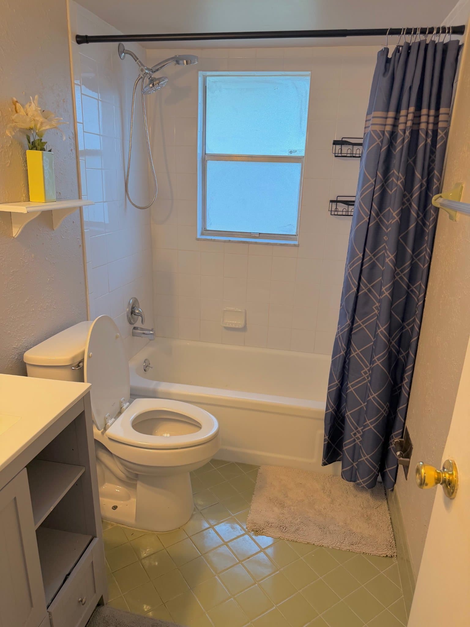 Sanford House: 127 Hidden Lake Dr