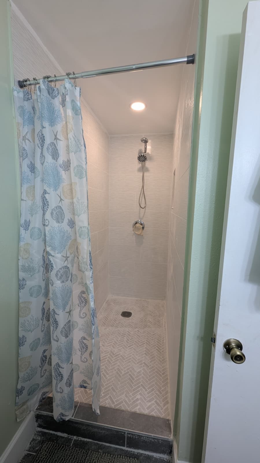 Sanford House: 127 Hidden Lake Dr