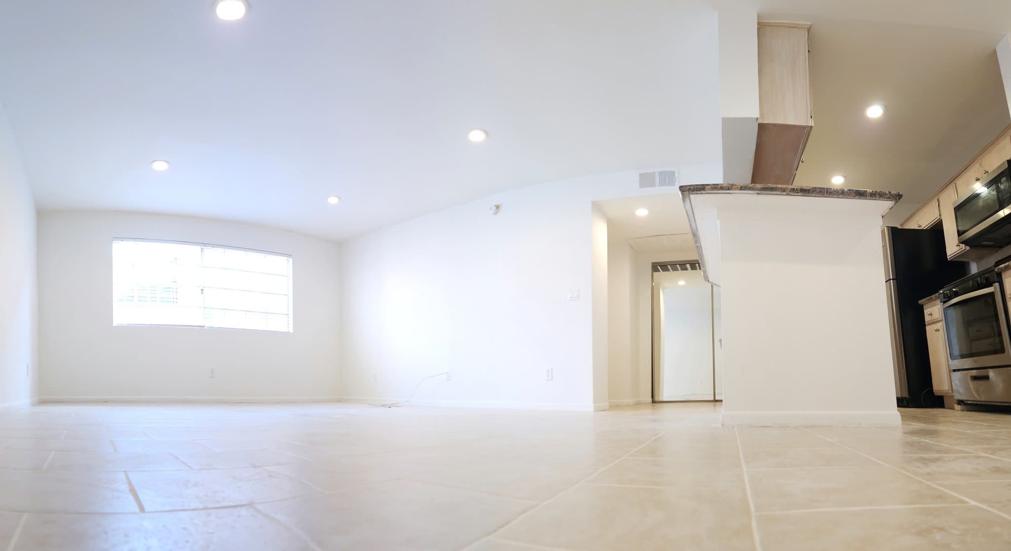 North Hollywood Apartment: 11020 Hesby Street