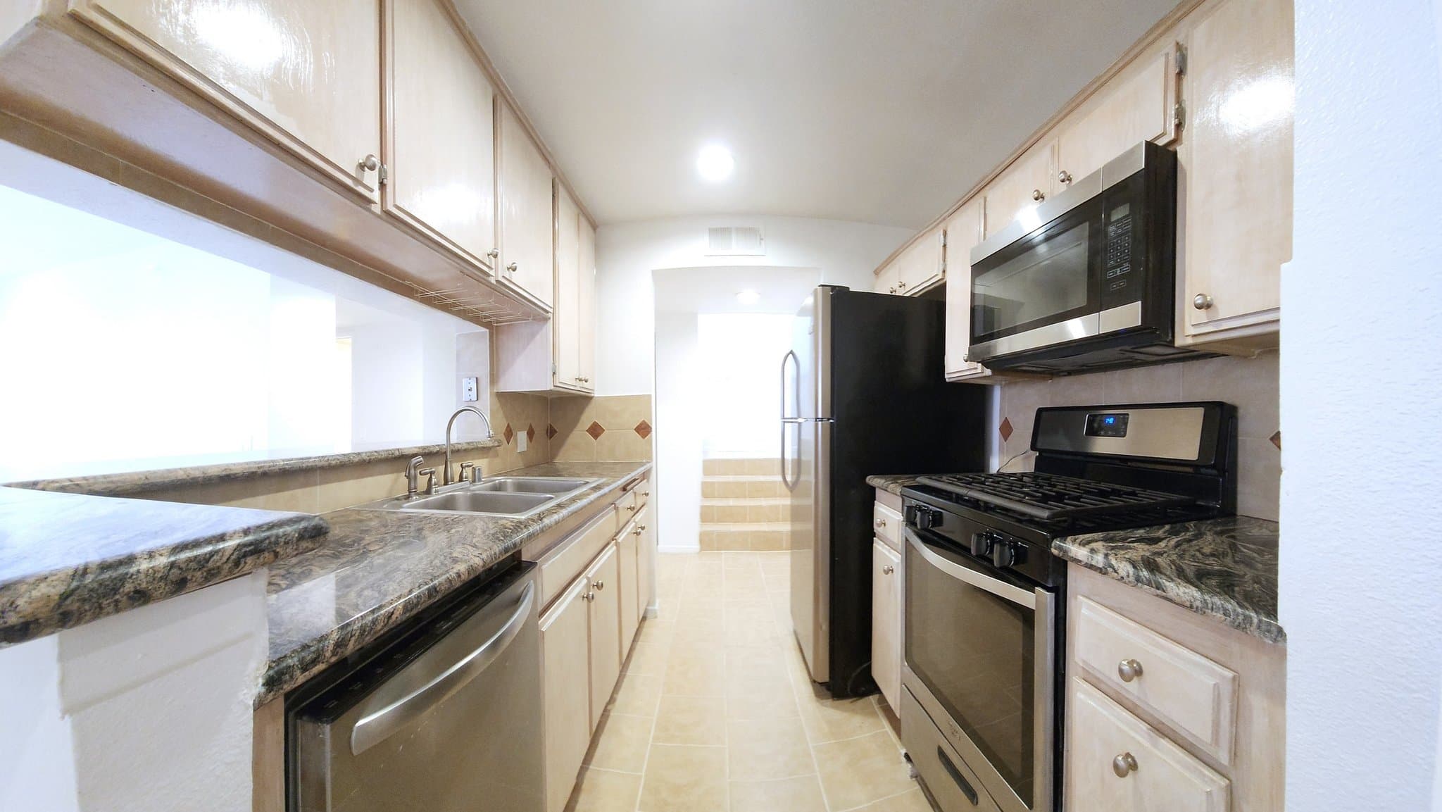 North Hollywood Apartment: 11020 Hesby Street