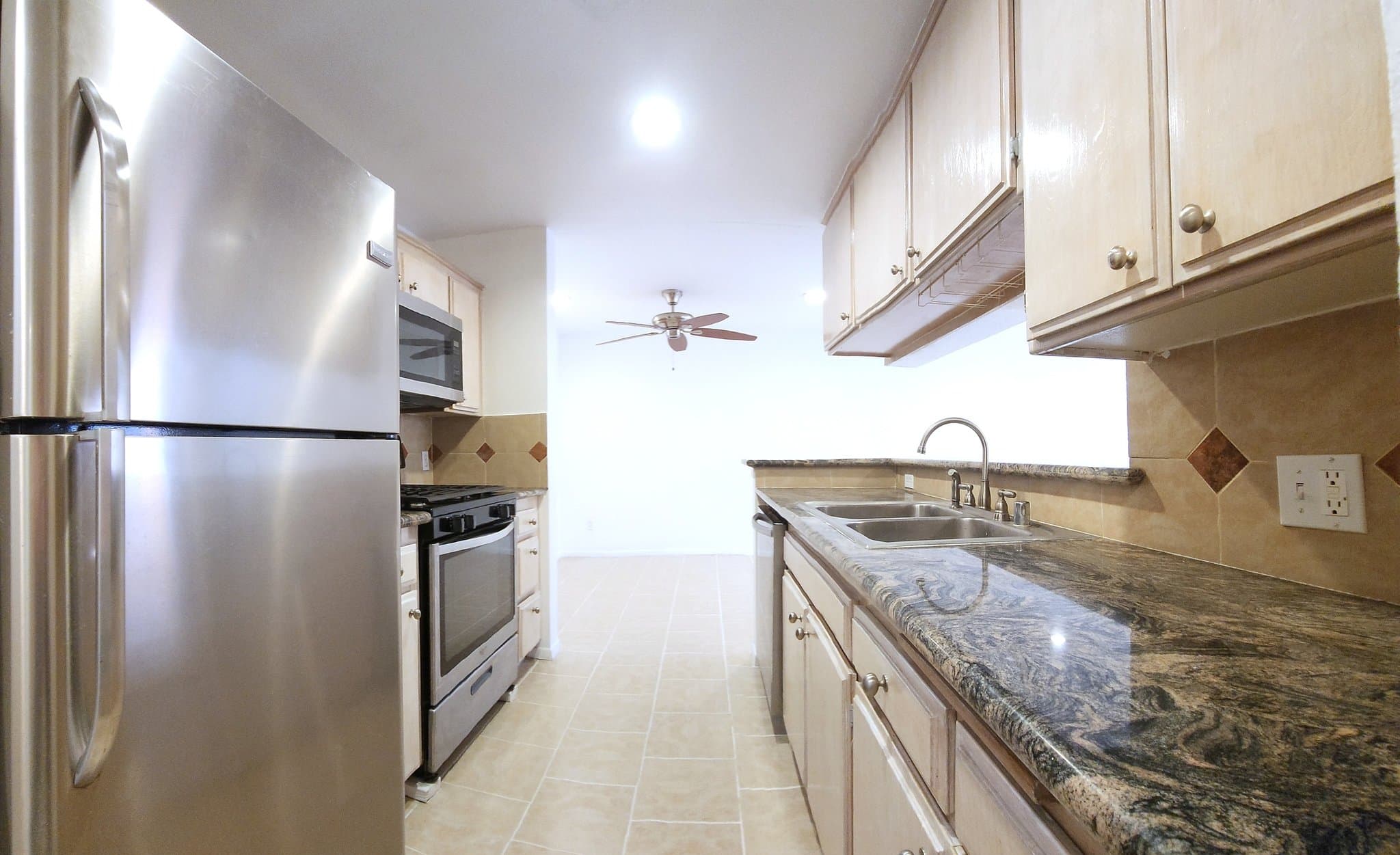 North Hollywood Apartment: 11020 Hesby Street