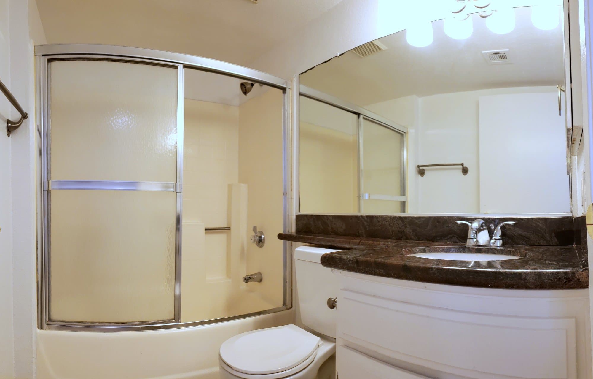 North Hollywood Apartment: 11020 Hesby Street