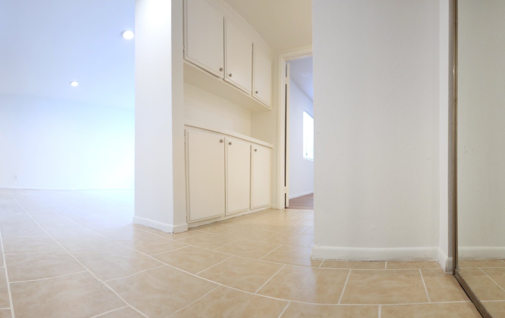 North Hollywood Apartment: 11020 Hesby Street