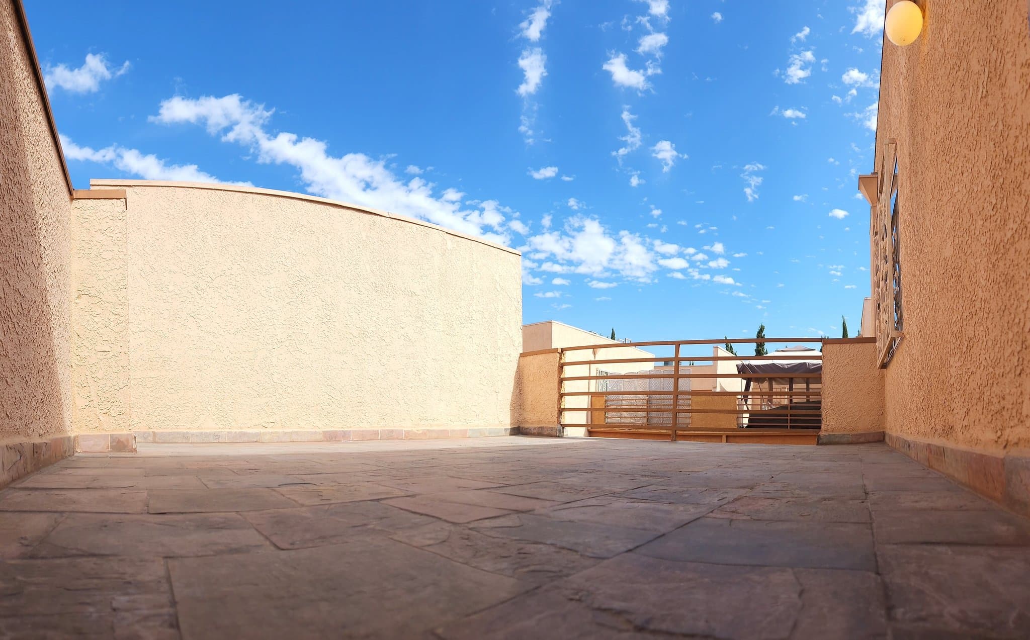 North Hollywood Apartment: 11020 Hesby Street