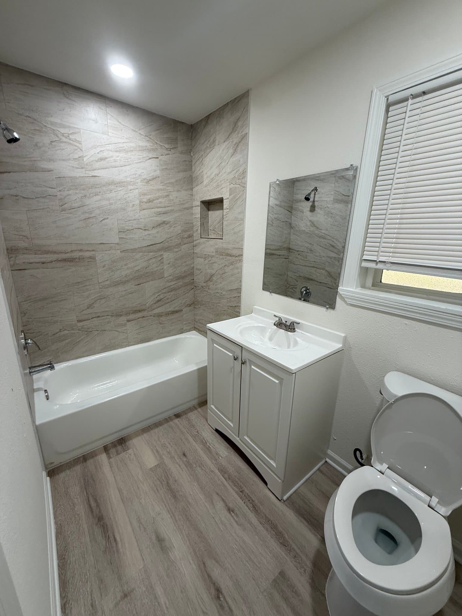 Baytown House: 2803 Kettering St.