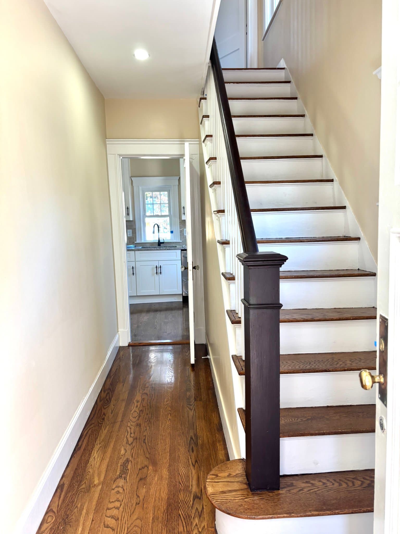 West Roxbury House: 82 Lasell St