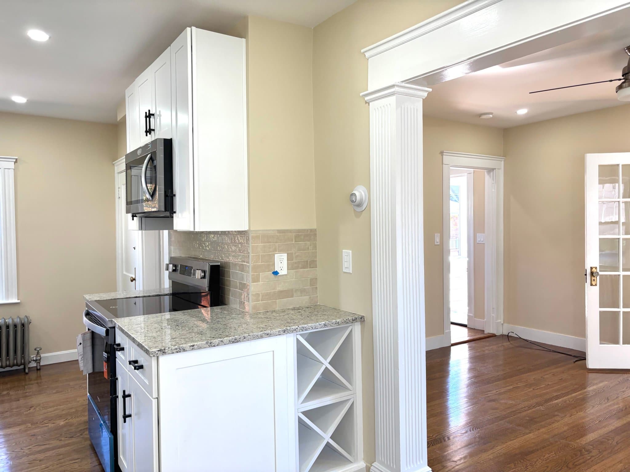 West Roxbury House: 82 Lasell St