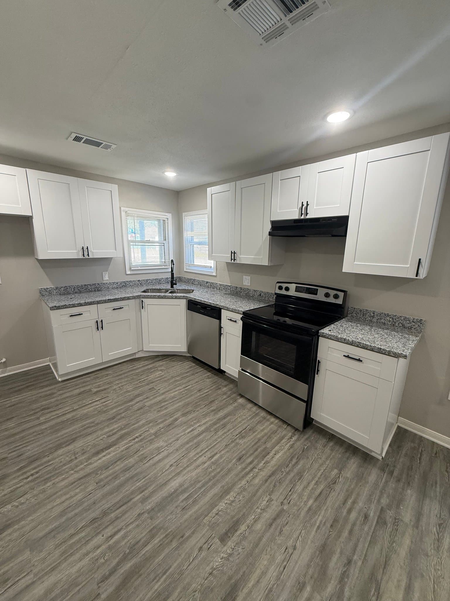 Baytown House: 1706 Wilburn Dr