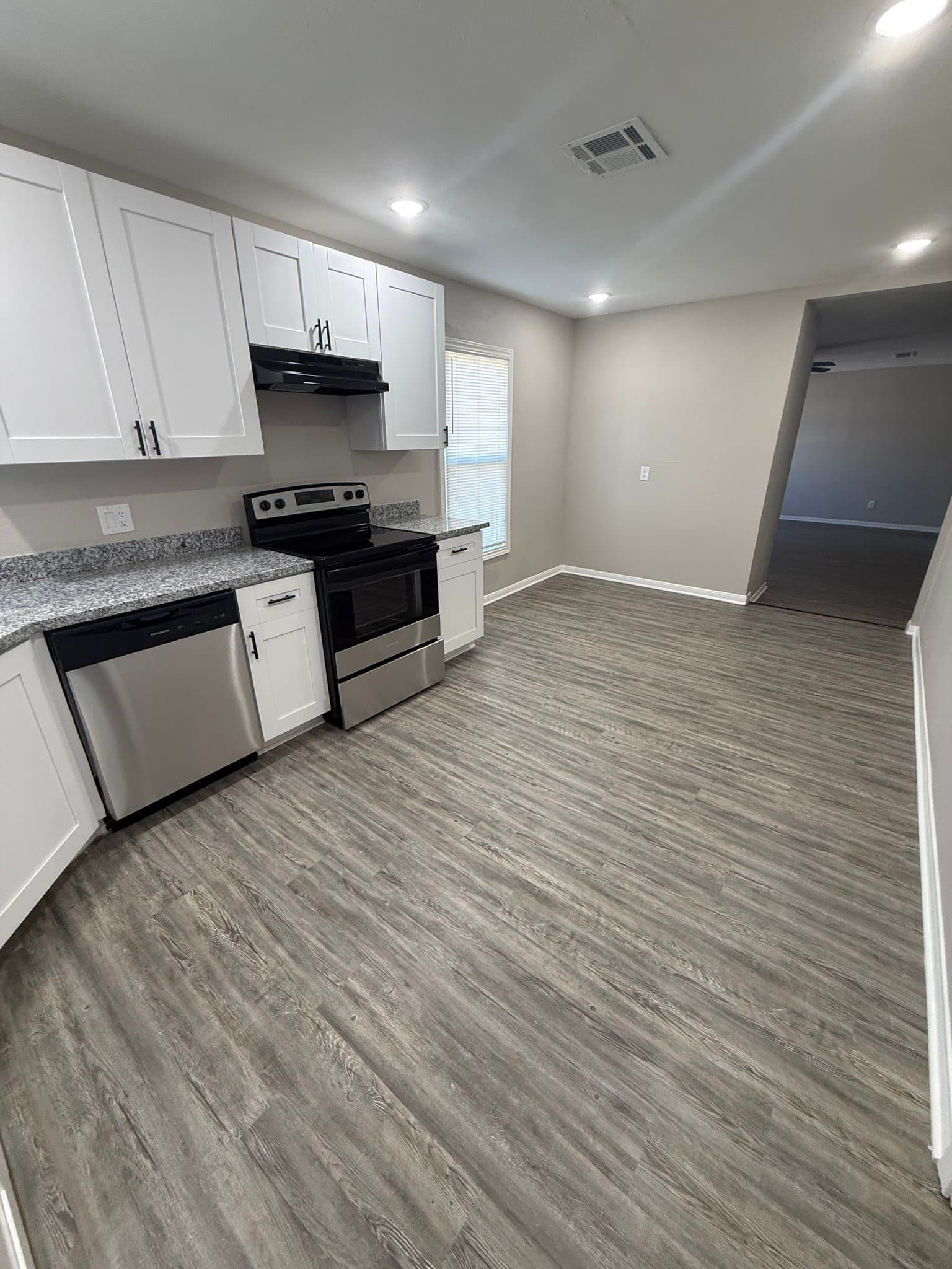 Baytown House: 1706 Wilburn Dr