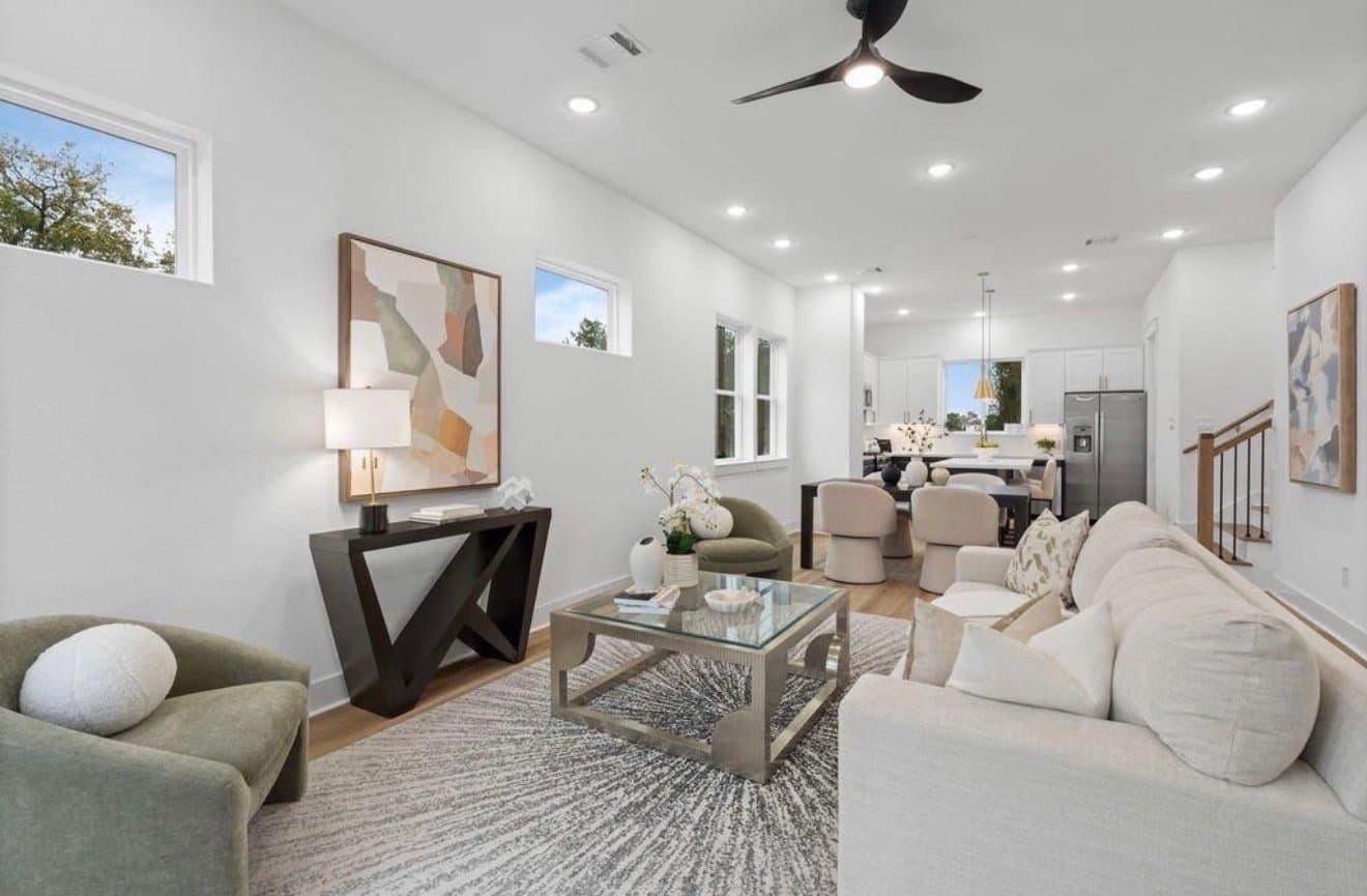 Houston House: 717 Janisch Rd