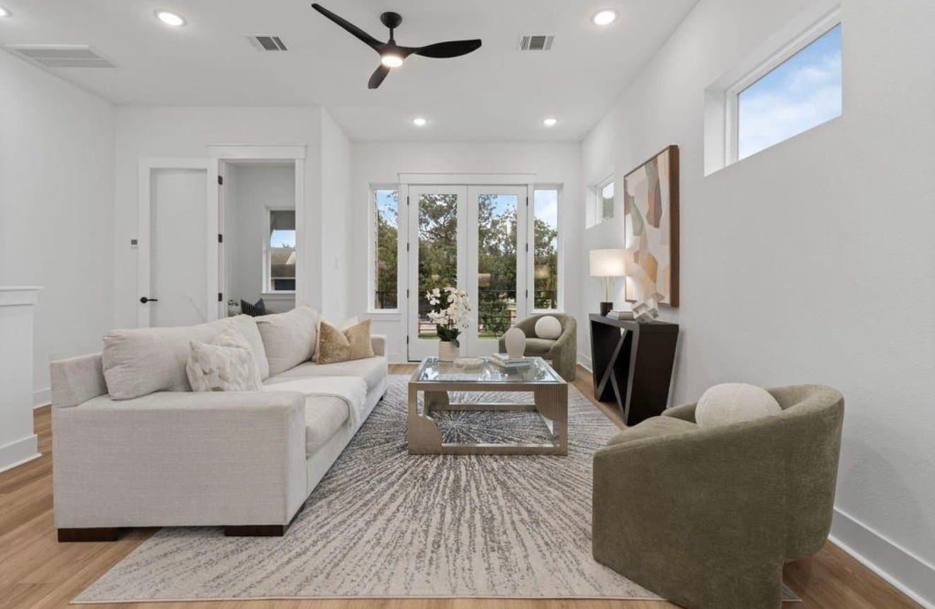 Houston House: 717 Janisch Rd
