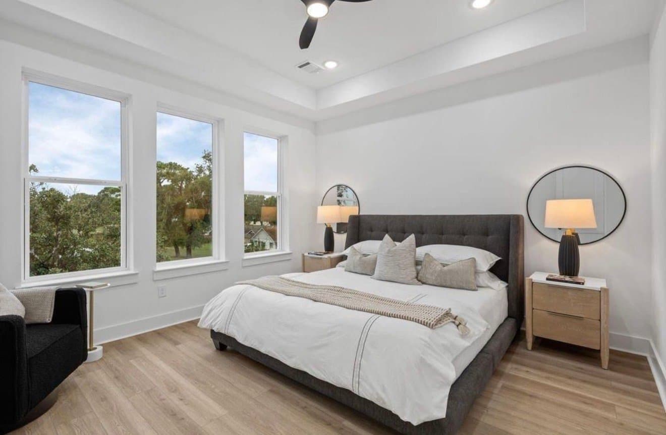 Houston House: 717 Janisch Rd