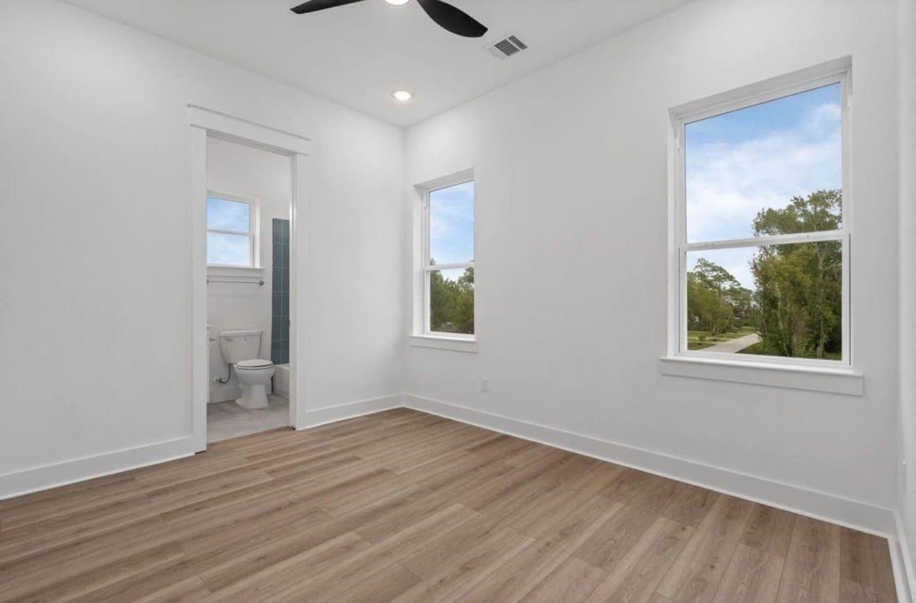Houston House: 717 Janisch Rd