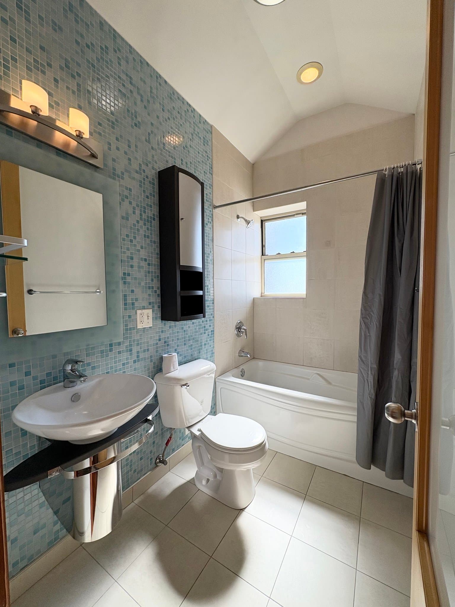 Chicago Apartment: 5346 S Cornell Ave