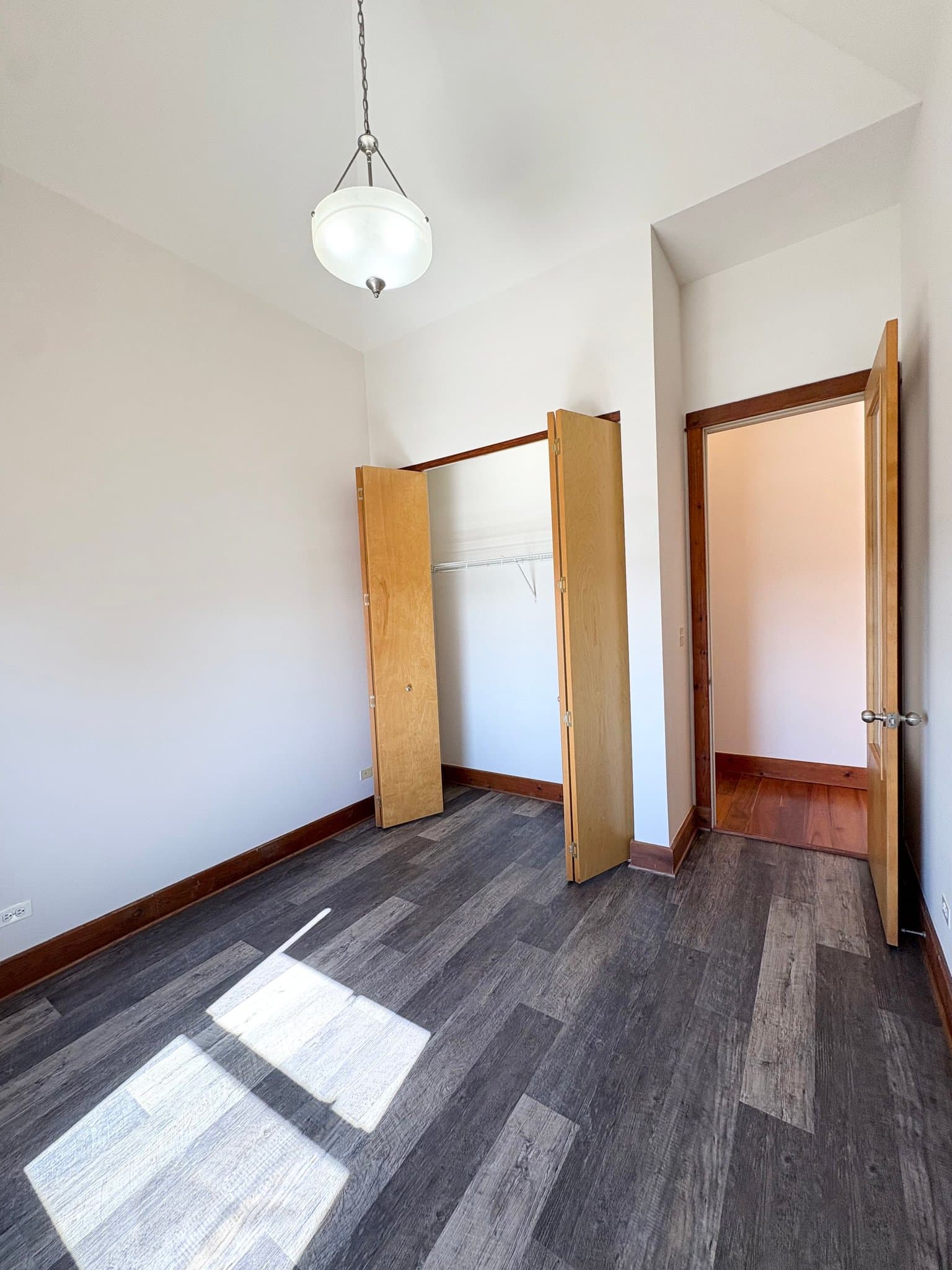 Chicago Apartment: 5346 S Cornell Ave