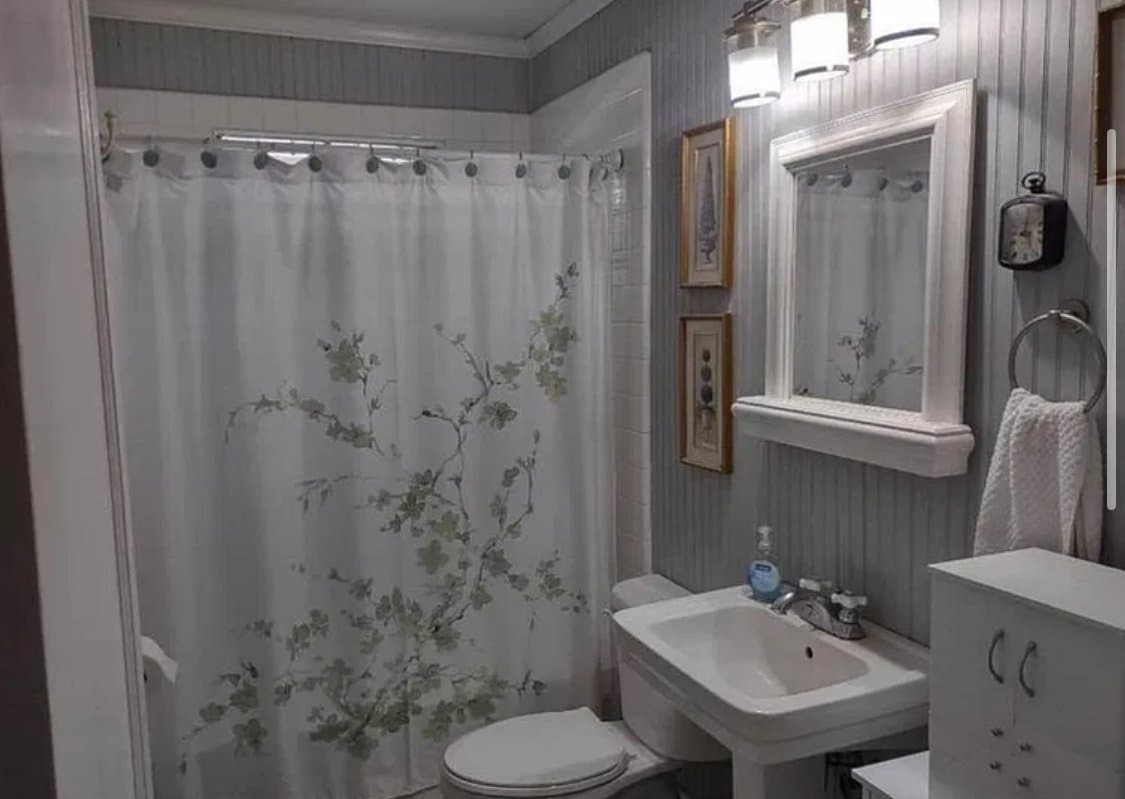Port Allen House: 816 Oaks Ave