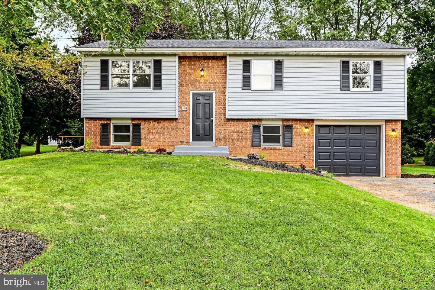 Lititz House: 30 Buttonwood Dr