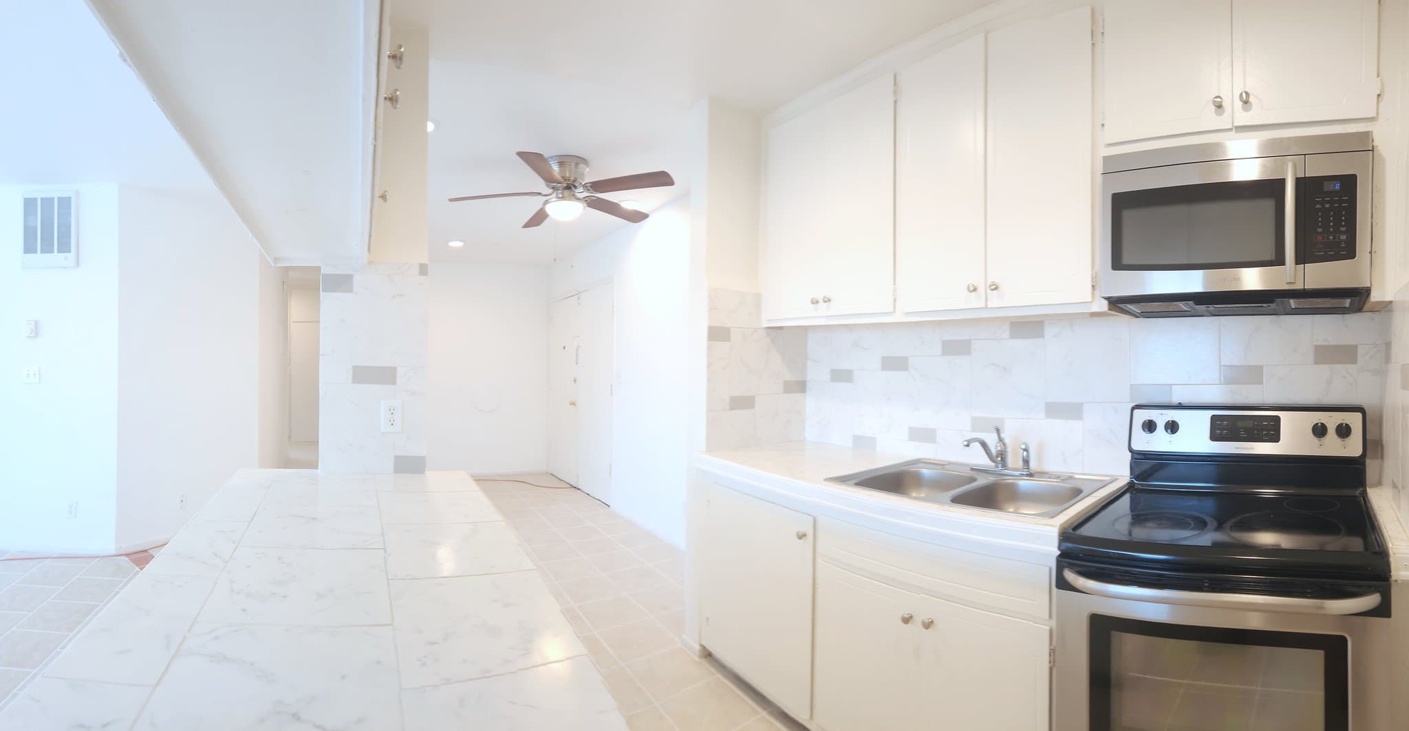 Van Nuys Apartment: 8108 Langdon Avenue