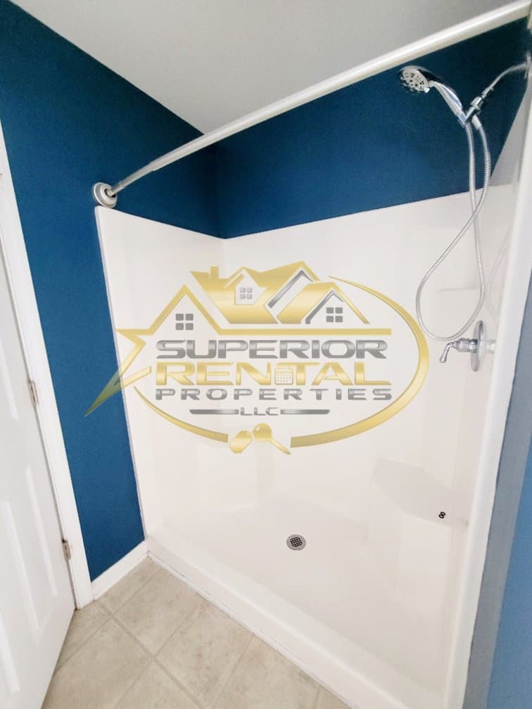 Columbia House: 414 Hawkeye Ct