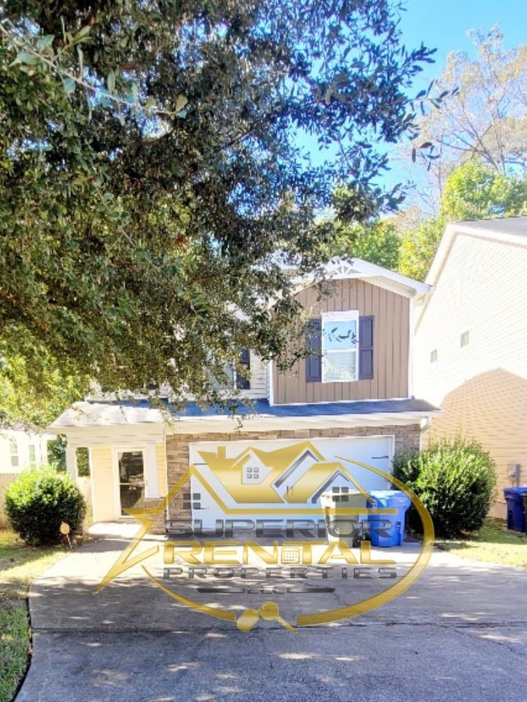 Columbia House: 414 Hawkeye Ct