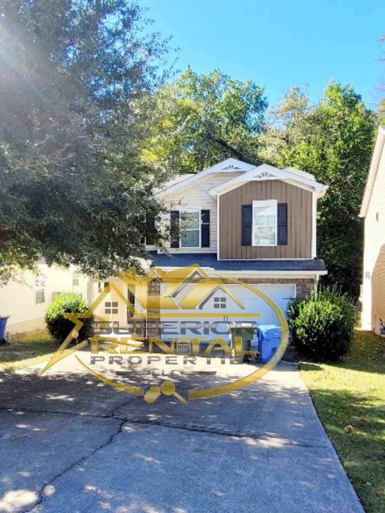 Columbia House: 414 Hawkeye Ct