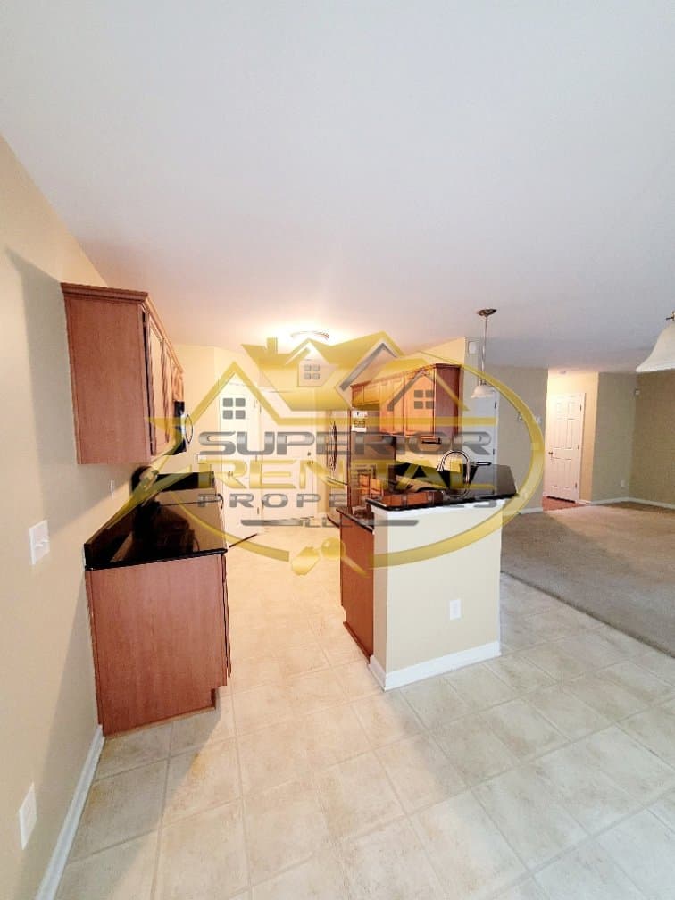 Columbia House: 414 Hawkeye Ct