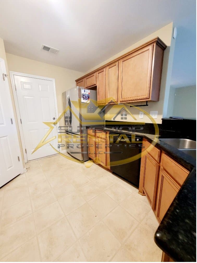 Columbia House: 414 Hawkeye Ct