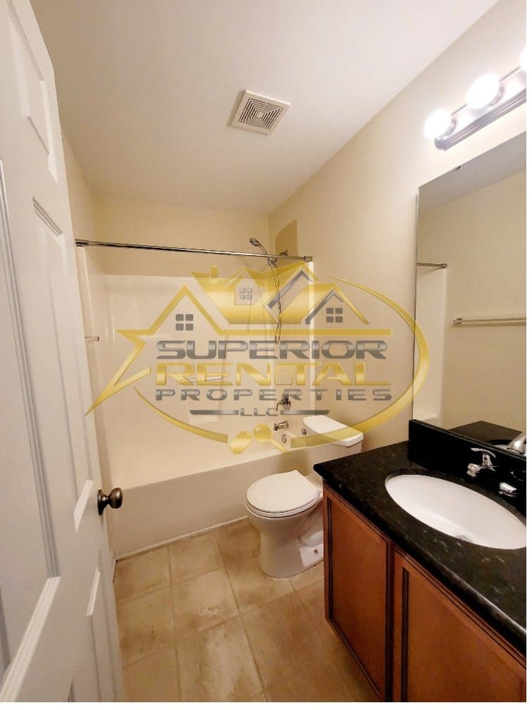 Columbia House: 414 Hawkeye Ct