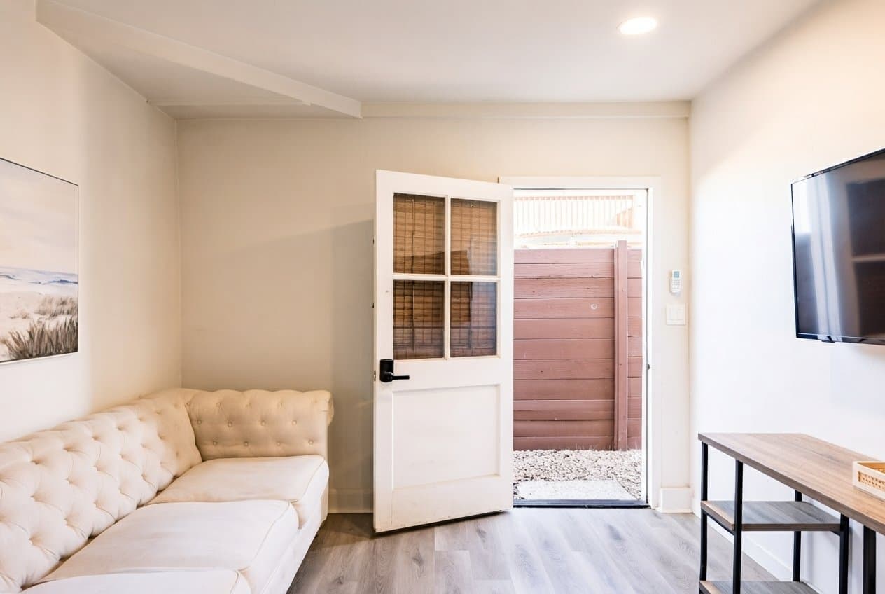 El Cajon House: 1078 Cosmo Avenue
