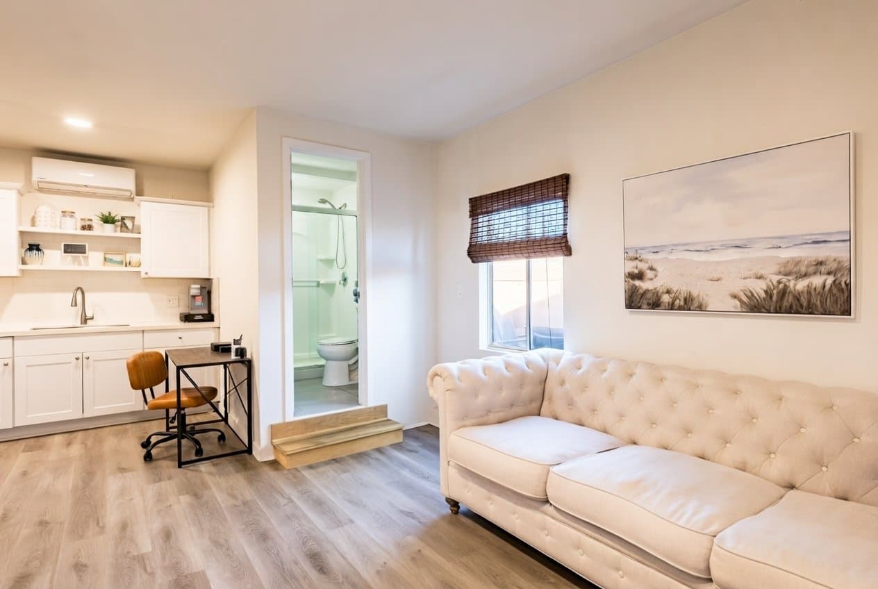 El Cajon House: 1078 Cosmo Avenue