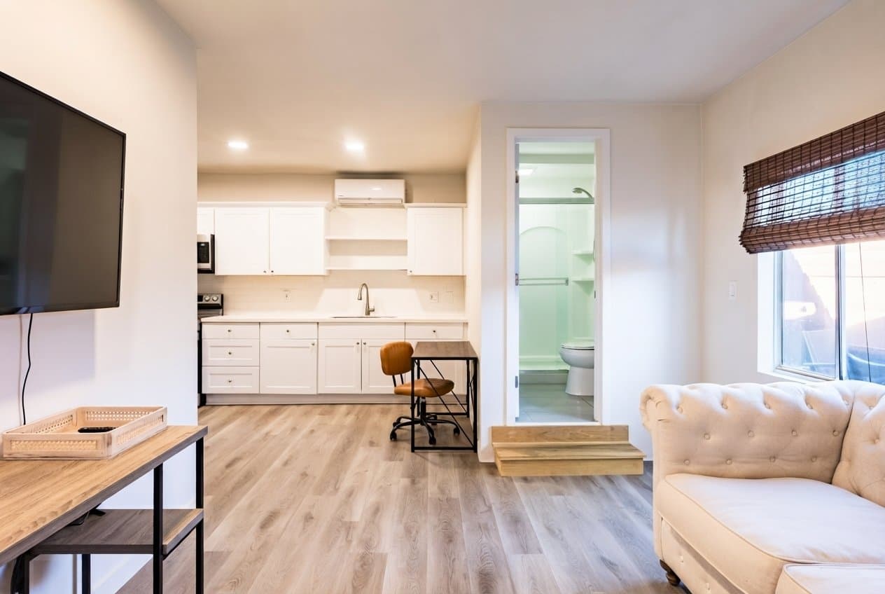 El Cajon House: 1078 Cosmo Avenue